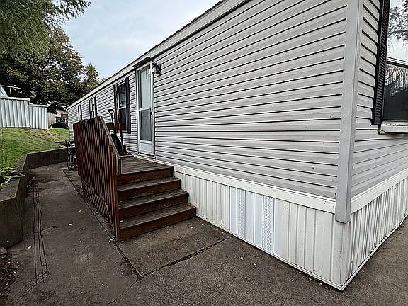 3rd image of 6801 S La Grange Rd Unit B22