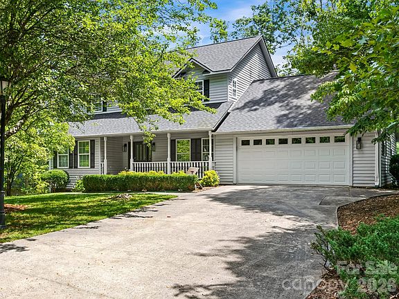 3rd image of 302 Shadecrest Ln