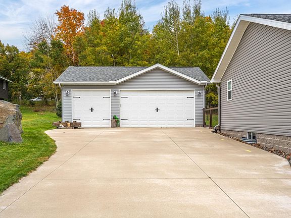 4th image of 765 Hilltop Ln