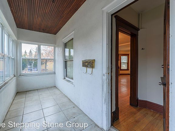3rd image of 801 5th Ave SE