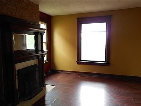1st image of 237 E 5th St