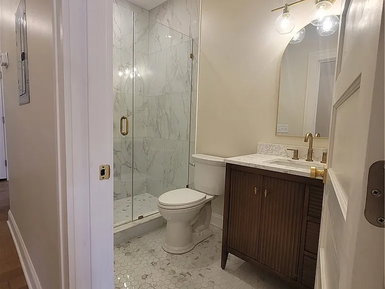 884 Main St #5 — Photo 11
