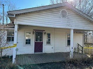 653 4th St NE, Pulaski, VA 24301