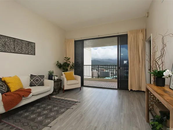 990 Ala Nanala St #Penthouse A, Honolulu, HI 96818