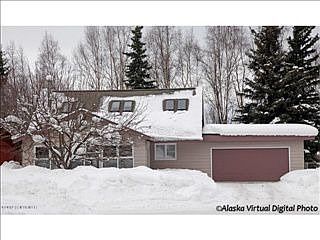 2nd image of 1811 Crescent Cir