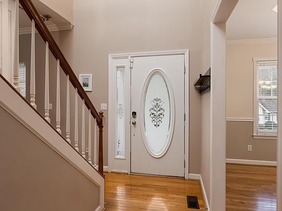 3rd image of 311 Knoll Creek Cir