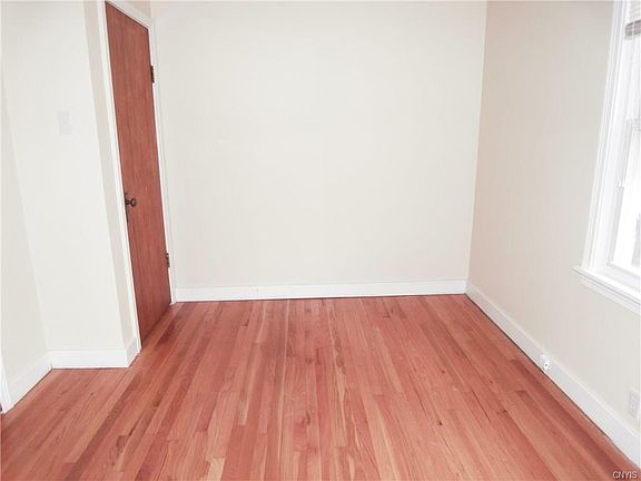 5th image of 811 Hillside St