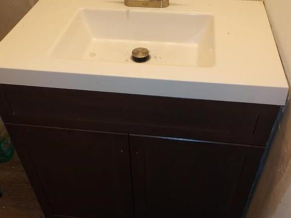 2nd image of 2727 Penwood Pl