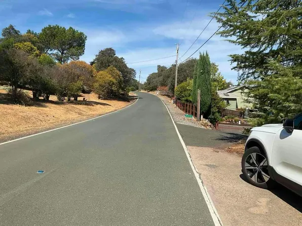 5881 Thornicroft Dr, Valley Springs, CA 95252