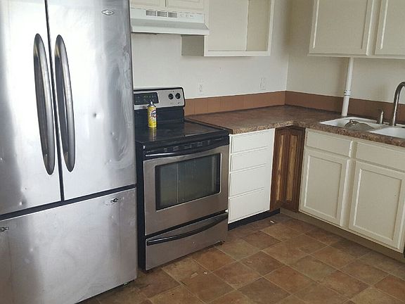 2nd image of 4414 Grinnell Dr APT 1