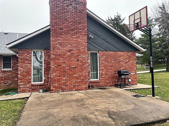 2nd image of 1106 Cari Ann Dr