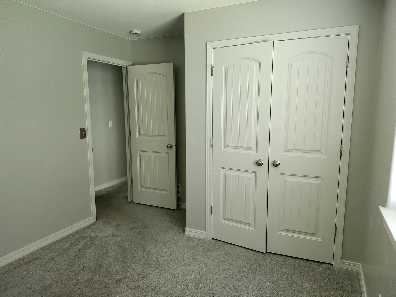 6 bed, 2559 sqft, $2,275 — Photo 4