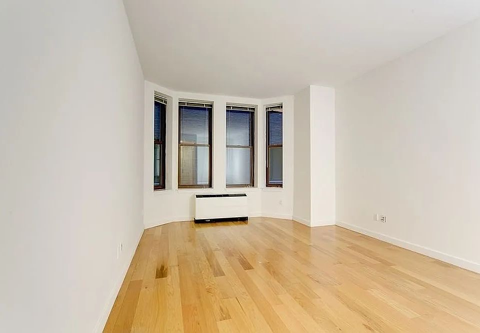 1st image of 37 Wall St APT 24E