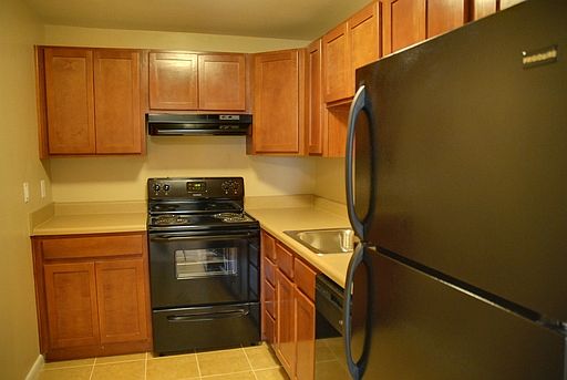 5th image of 727 Front Ave APT 7