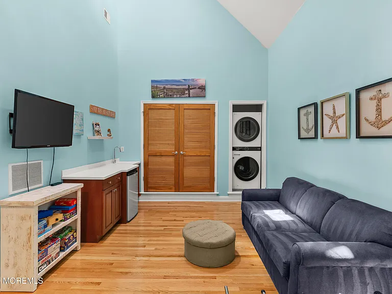15 Sumner Ave #12 — Photo 19