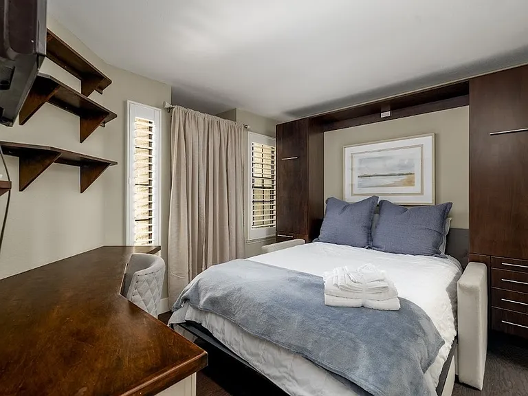 2215 Linwood St #C5 — Photo 8