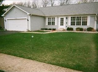 930 Prairie Dr, Algonquin, IL