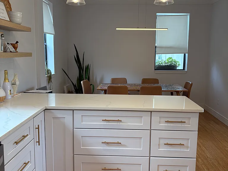 2545 Oak St #7 — Photo 8