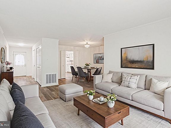 4th image of 10 Kettle Ct #7-6F