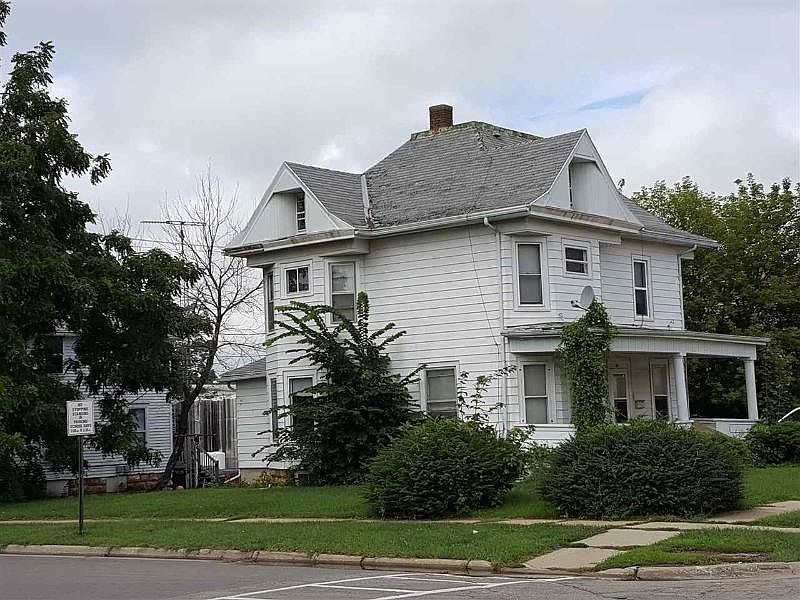 2nd image of 1323 15th Ave