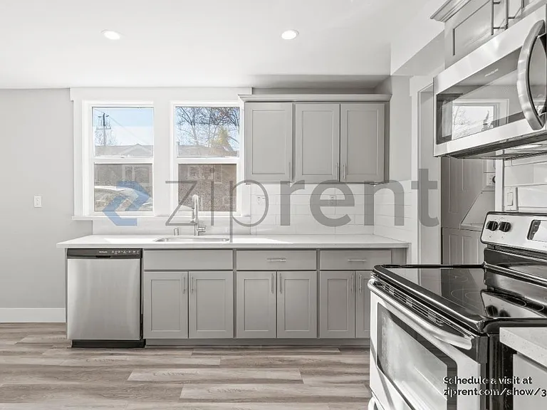 1701 Broadway #A — Photo 9