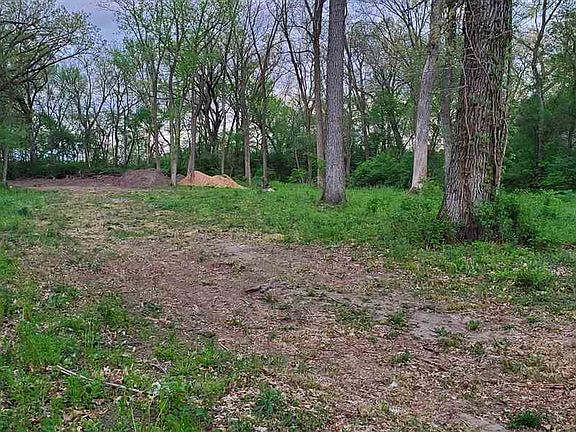 2nd image of 15437 Nichols Woods Dr