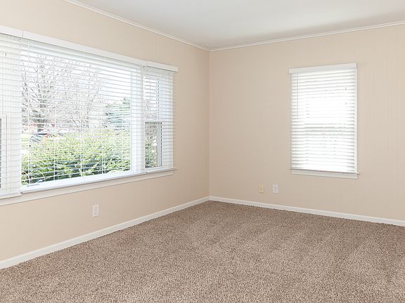 3rd image of 307 Siegmund St