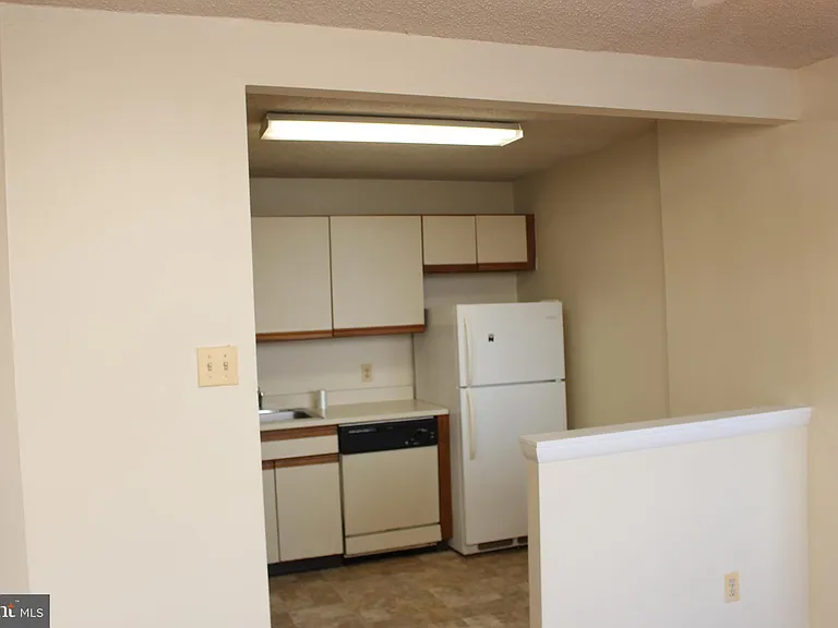 1030 E Lancaster Ave #111 — Photo 19