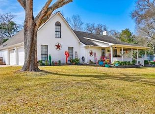 540 Hickory Creek Rd, Bellville, TX 77418