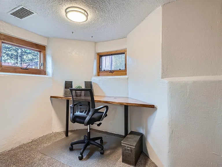 695 Ash St — Photo 18