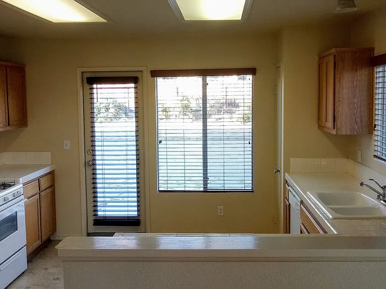 71538 Sunnyvale Dr — Photo 4
