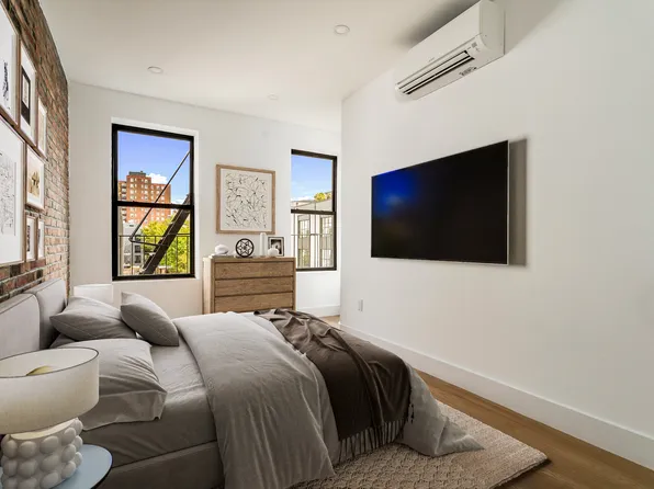 319 Vanbrunt Street image 3 of 7