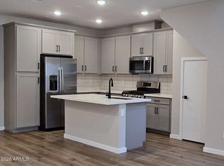 740 E Lark St #102, Gilbert, AZ 85297