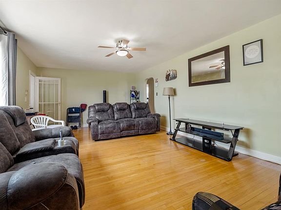 3rd image of 260 W 3rd St E
