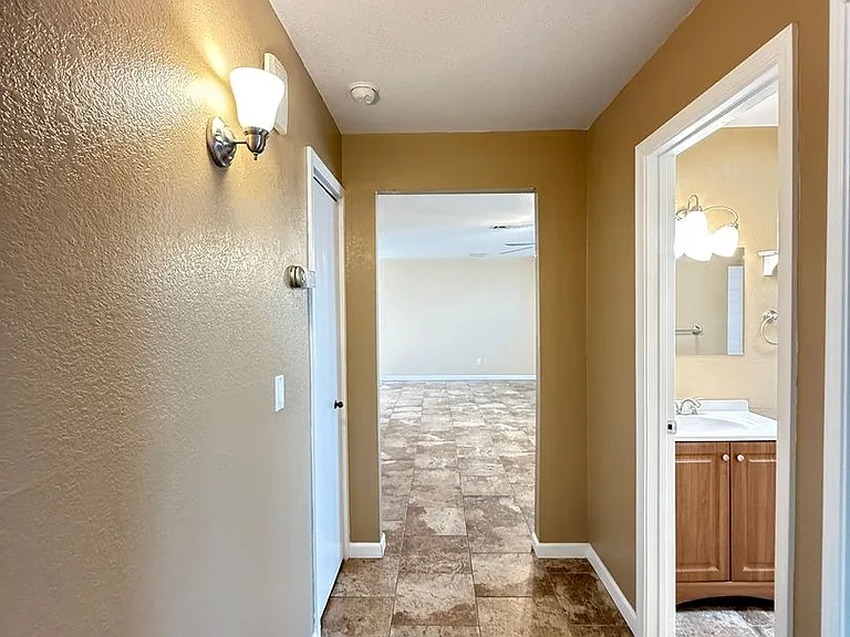 1010 Pueblo Dr — Photo 6
