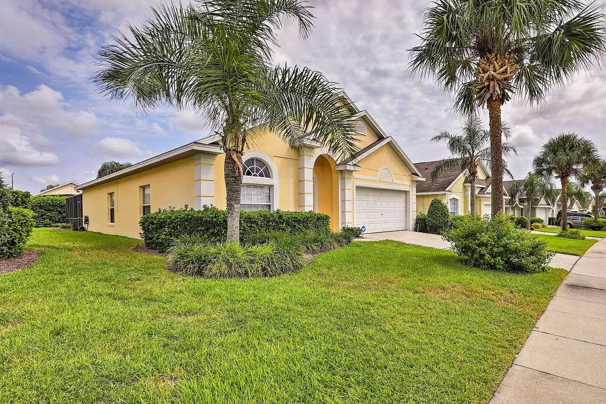 16621 Palm Spring Dr — Photo 2