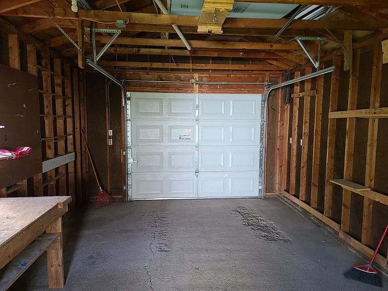 413 S 11th Ave — Photo 9