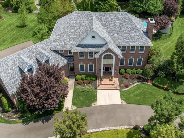 700 Brandywine Dr, Moorestown, NJ 08057
