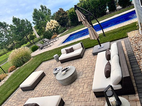 5th image of 2732 Robert Monette Ln