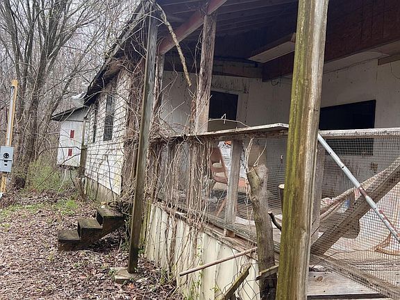 3rd image of 1075 Tennessee W #27