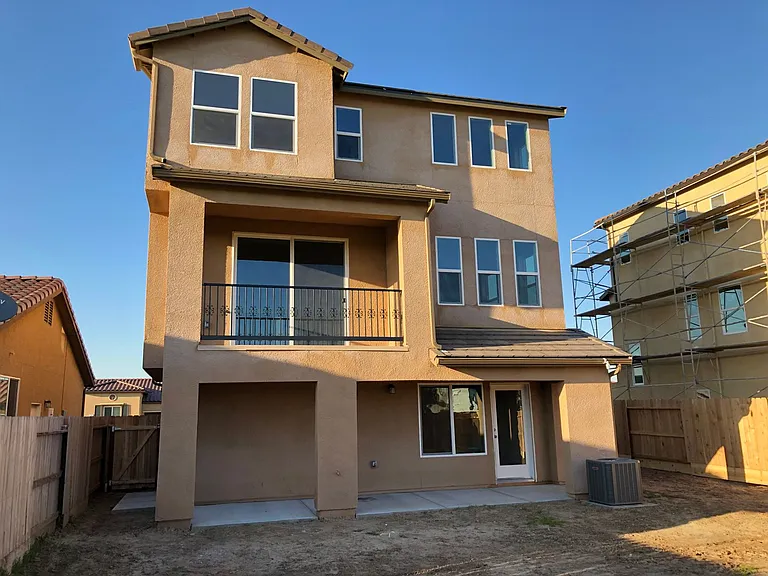 166 Barker Ln — Photo 19