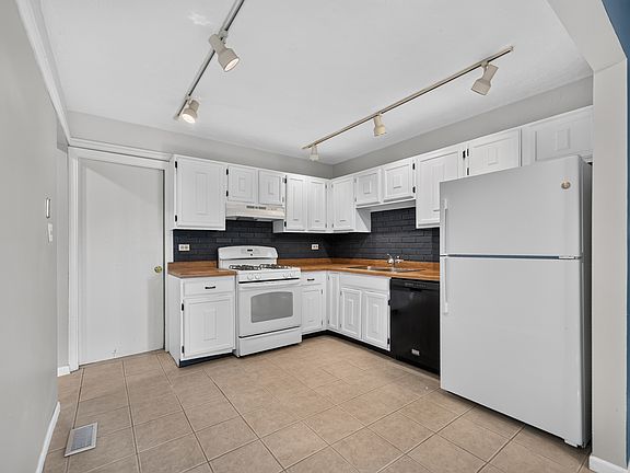 4th image of 244 Coventry Ct