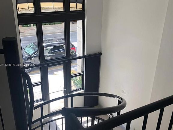 5th image of 801 S Olive Ave Ste 116