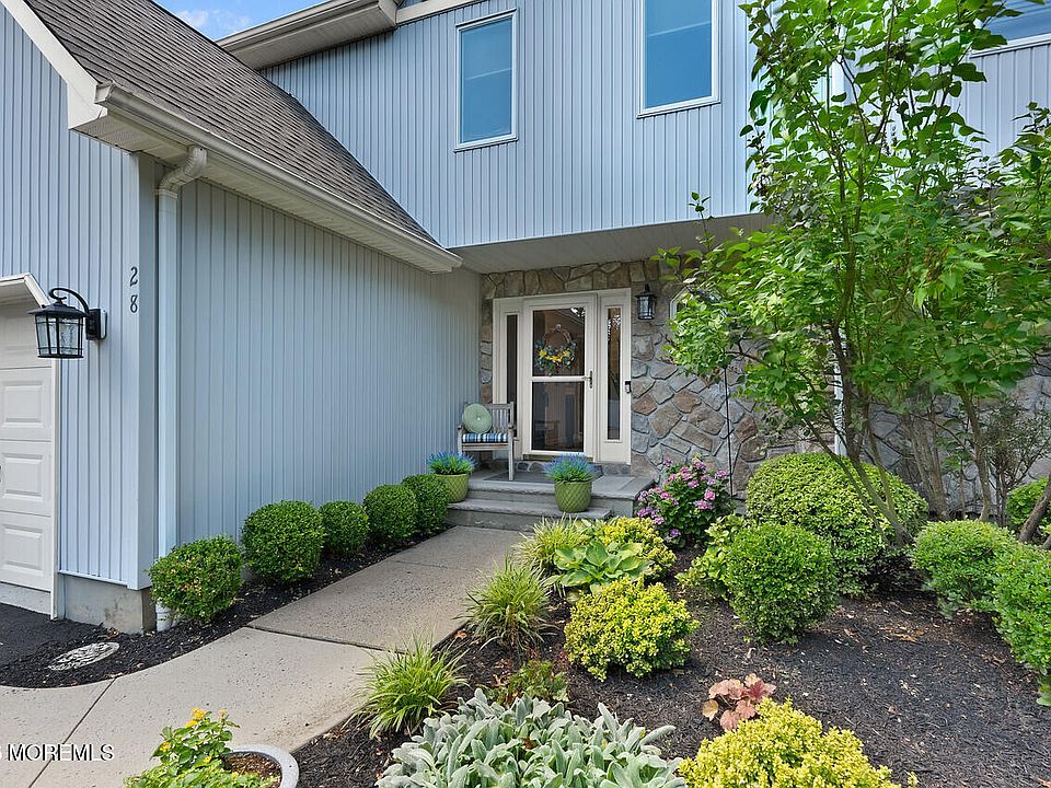 1st image of 28 Hickory Ln