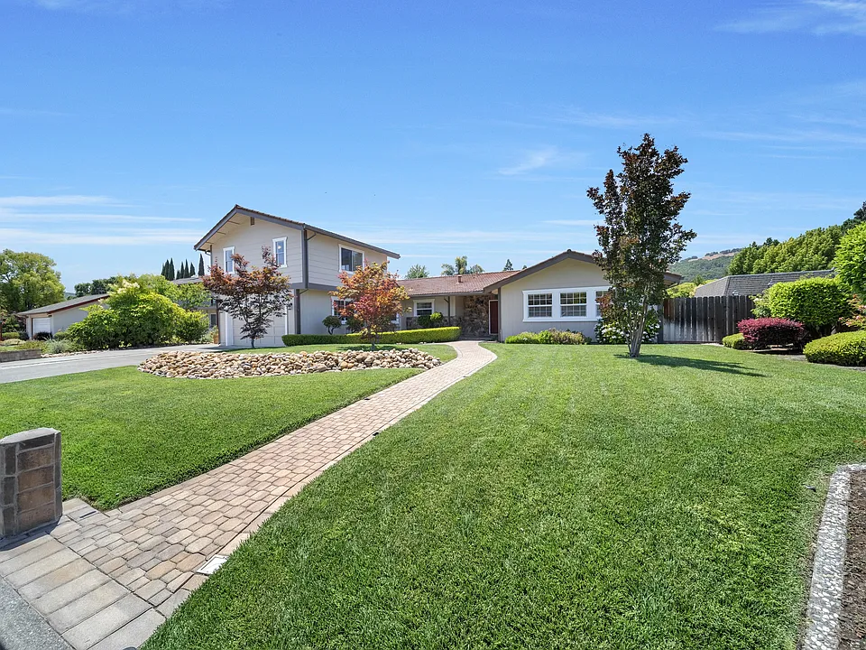 601 Cherry Ct