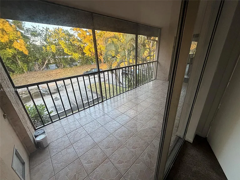4191 S 57th Ave #H — Photo 7
