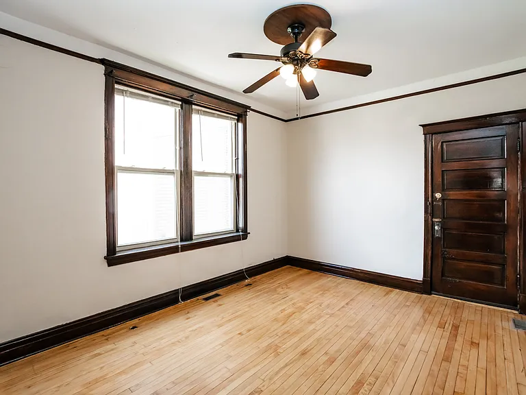 2624 W Iowa St #1R — Photo 6