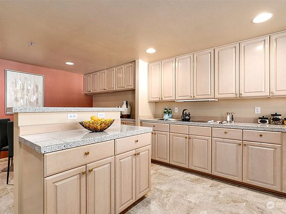 5th image of 177 107th Avenue NE #2101