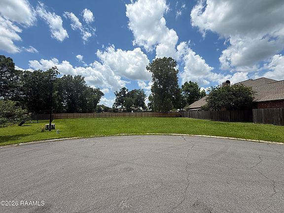 3rd image of 102 Claret Pl