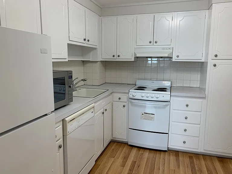 269 Harvard St #40 — Photo 4